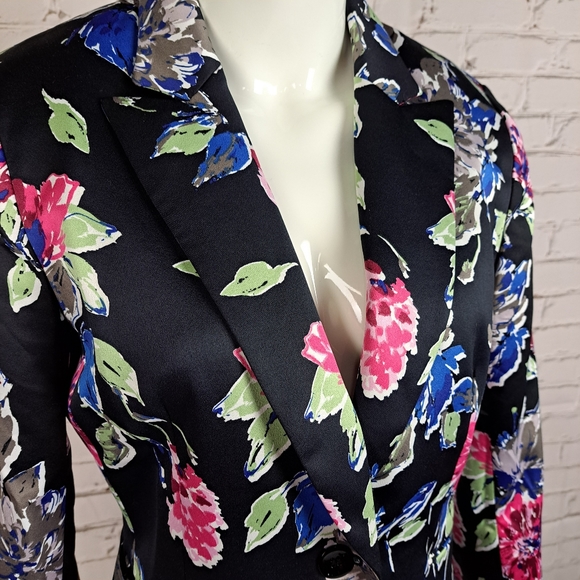 Tahari Floral Blazer - Picture 2 of 12